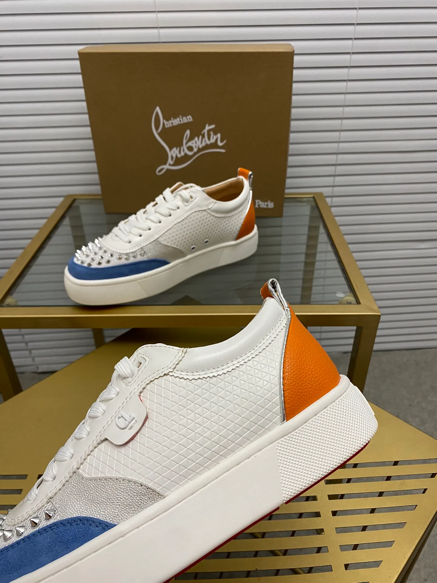 (Customized model) Ex-factory price is 600. christian louboutin (CL red sole shoes) counter series, casual sneakers for couples 📢 📢 📢 Exclusive hot style release 🎈🎈💪 Movable latex feet 👻 Finished outsole line [Proud] 😝Female 35-40# Male 38#-46, global supply😝 [Top version]: Original imported genuine leather upper, top original leather lining, original molded TPU outsole, original 1:1 detail processing, original shoe last,